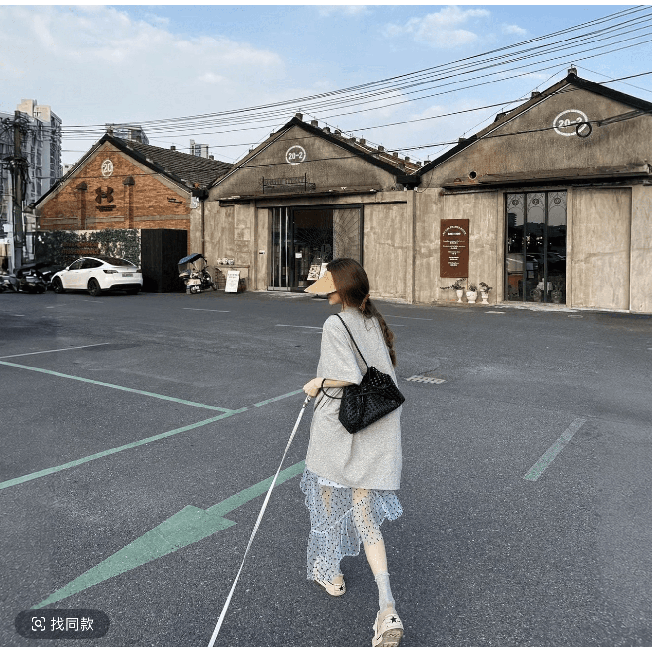 특히 니켈 니켈 회색 색조 디자인 센스 강아지 프린트 반팔 루즈핏 라운드 넥 티셔츠 중간 길이 불규칙 블루 반 스커트 이미지 6