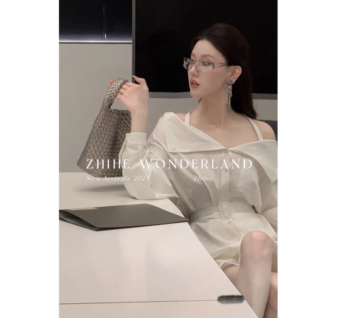 달빛 필기 오리지널 럭셔리 센스 행침 목 오프숄더 레이스업 허리 수축 셔츠 이미지 2