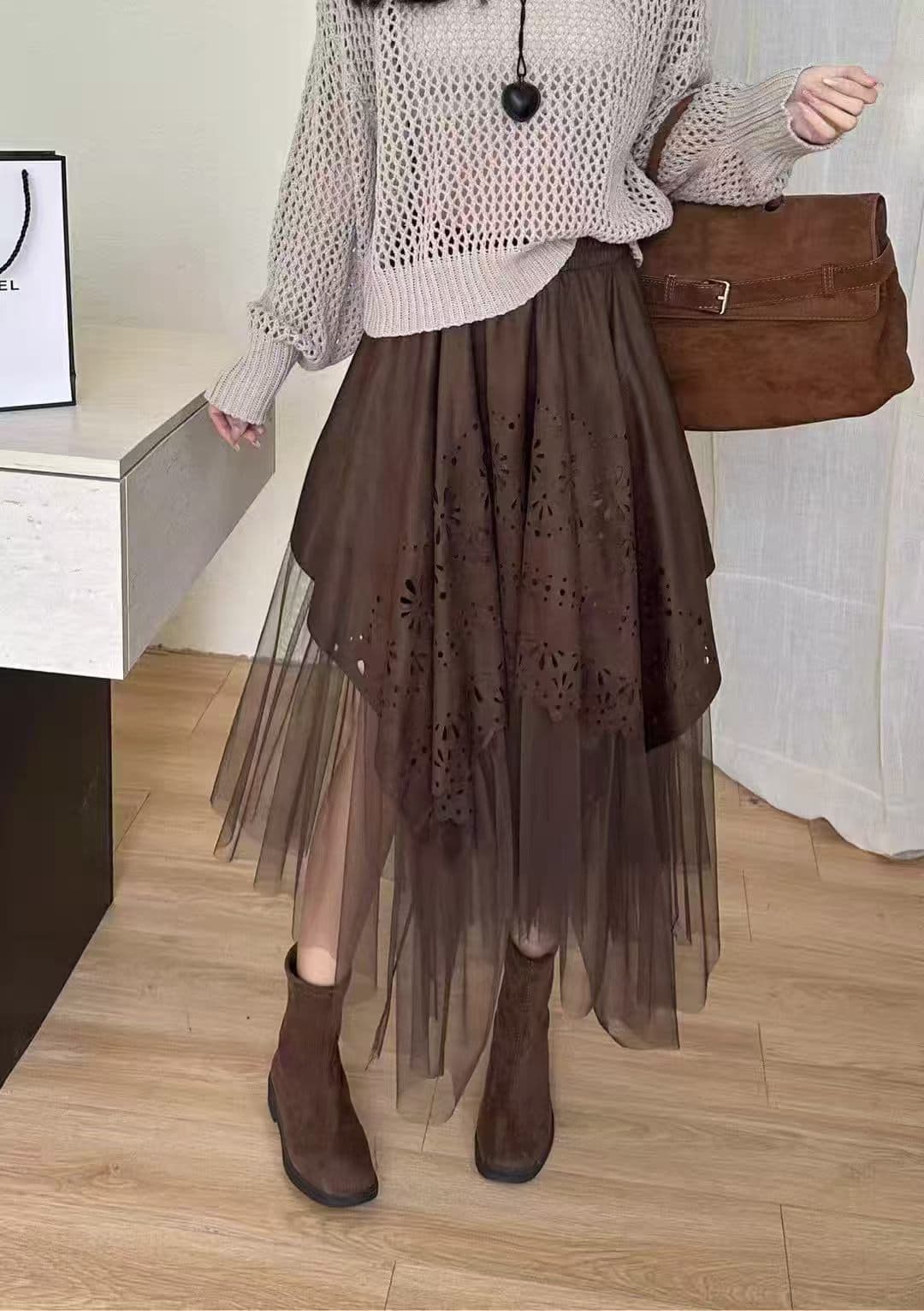 레트로 스웨이드 원단 홀로우 아웃 패치워크 반신 스커트 여성 가을 겨울 중간 길이 불규칙 하이웨이스트 슬림해 보이는 A라인 스커트 우산 치마