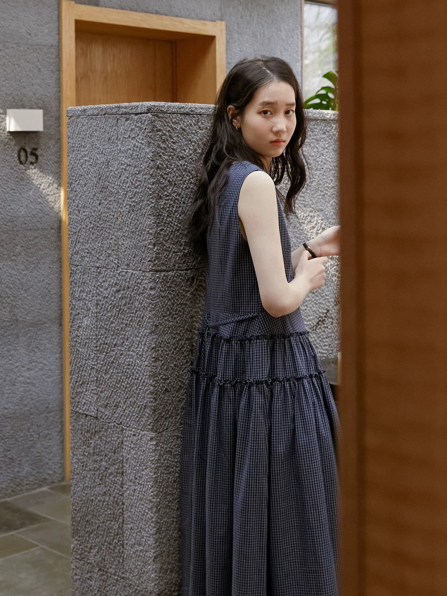 2026 년 여름 새로운 문예 바람 한여름 블루 프릴 디자인 체크무늬 레이스업 여성 드레스 이미지 2
