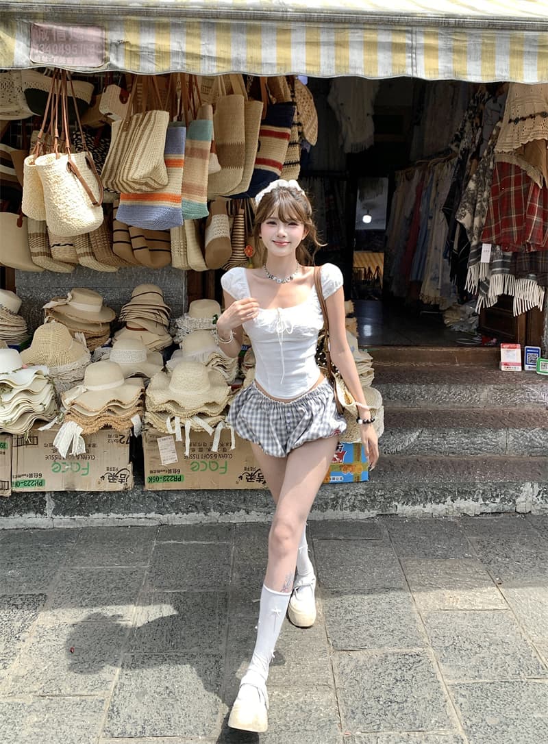 실사 아메리칸 핫걸 몸매 가꾸기 디자인 센스 광장 칼라 반팔 티셔츠 여성 짧은 거품 소매 맨위 상세 이미지 4