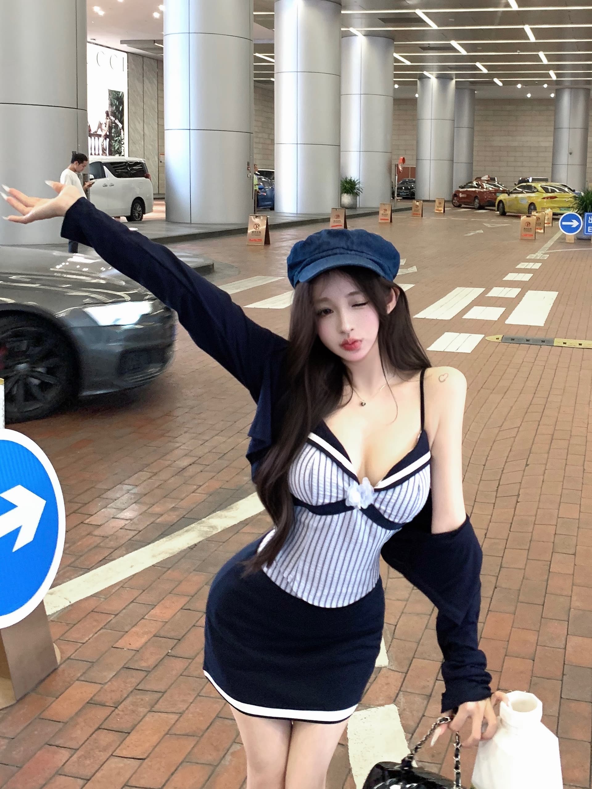 실사 핫걸 오프숄더 꽃 캐미솔 자외선 차단 블라우스 여성 여름 새로운 타이트 스커트 미니 스커트 세트