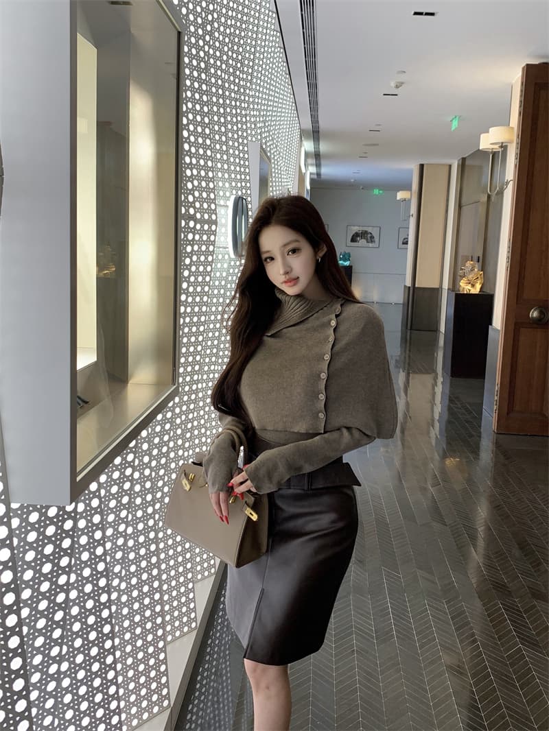 실사 느긋한 바람 터틀넥 숄 망토 니트 스웨터 스웨터 두 조각 여성 세트 PU 가죽 트임 스트레이트 치마 세트 상세 이미지 9