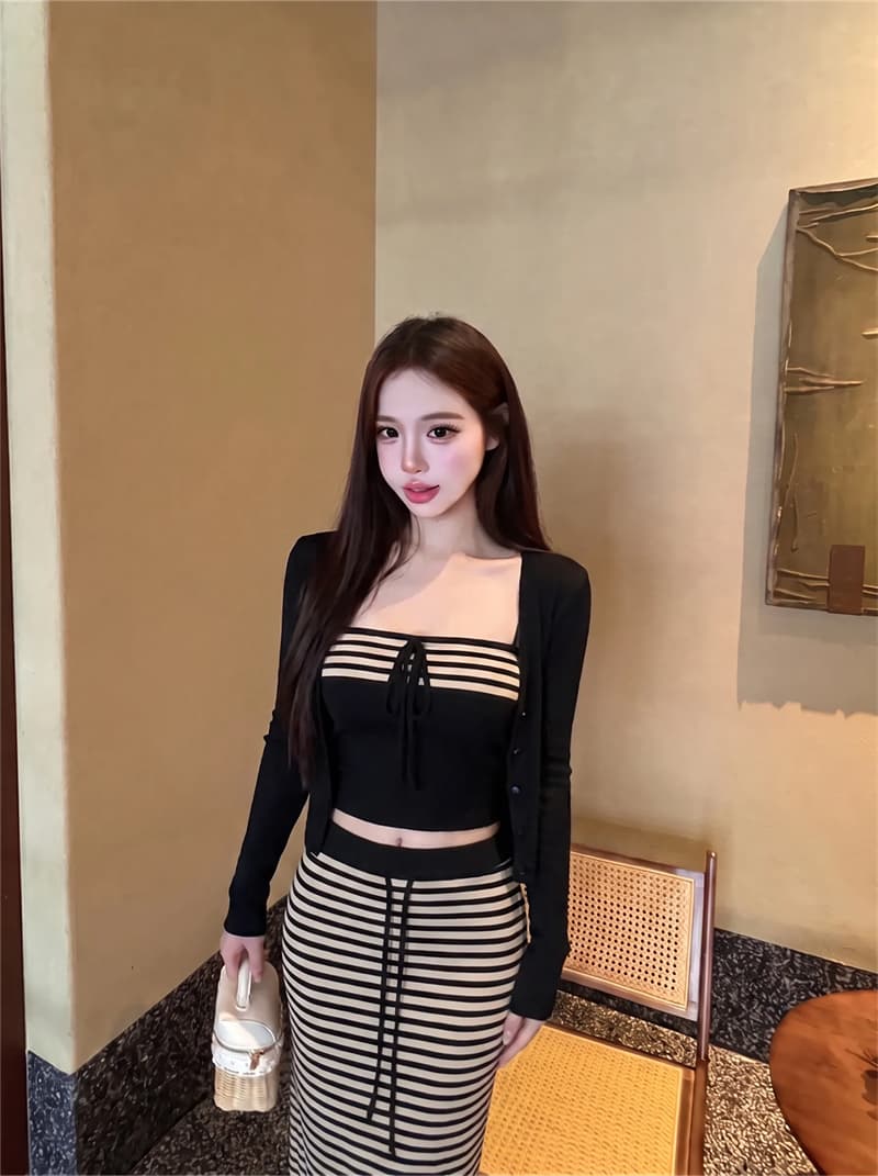 실사 스트라이프 캐주얼 세트 여성 2026 여름 새로운 긴팔 오픈 가디건 튜브탑 반신 스커트 여성 3종 세트 상세 이미지 7