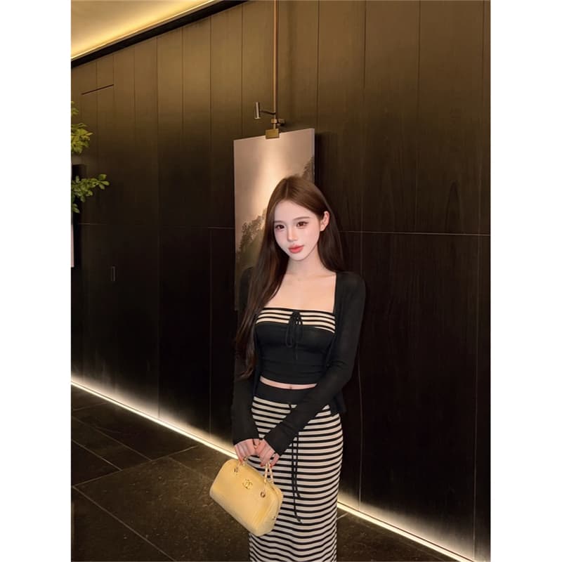 실사 스트라이프 캐주얼 세트 여성 2026 여름 새로운 긴팔 오픈 가디건 튜브탑 반신 스커트 여성 3종 세트 이미지 5