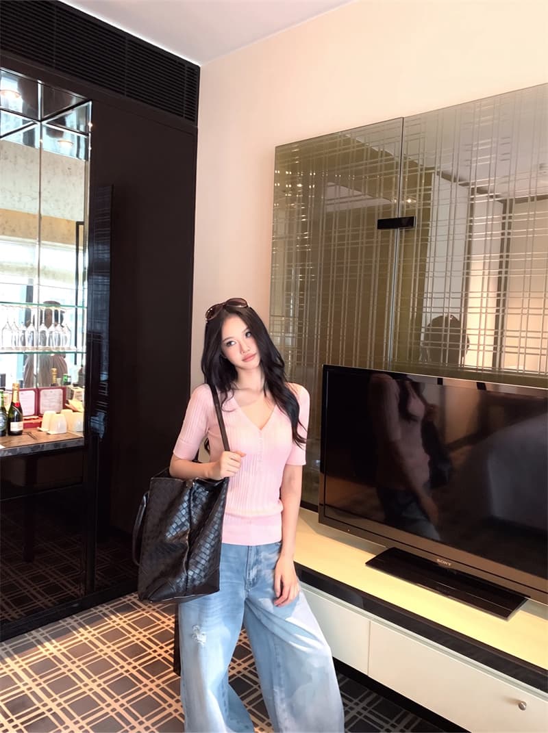 실사 아메리칸 핫걸 v 종류 헨리 칼라 중간 소매 리브 수신 측면 몸매 가꾸기 니트 스웨터 이미지 2