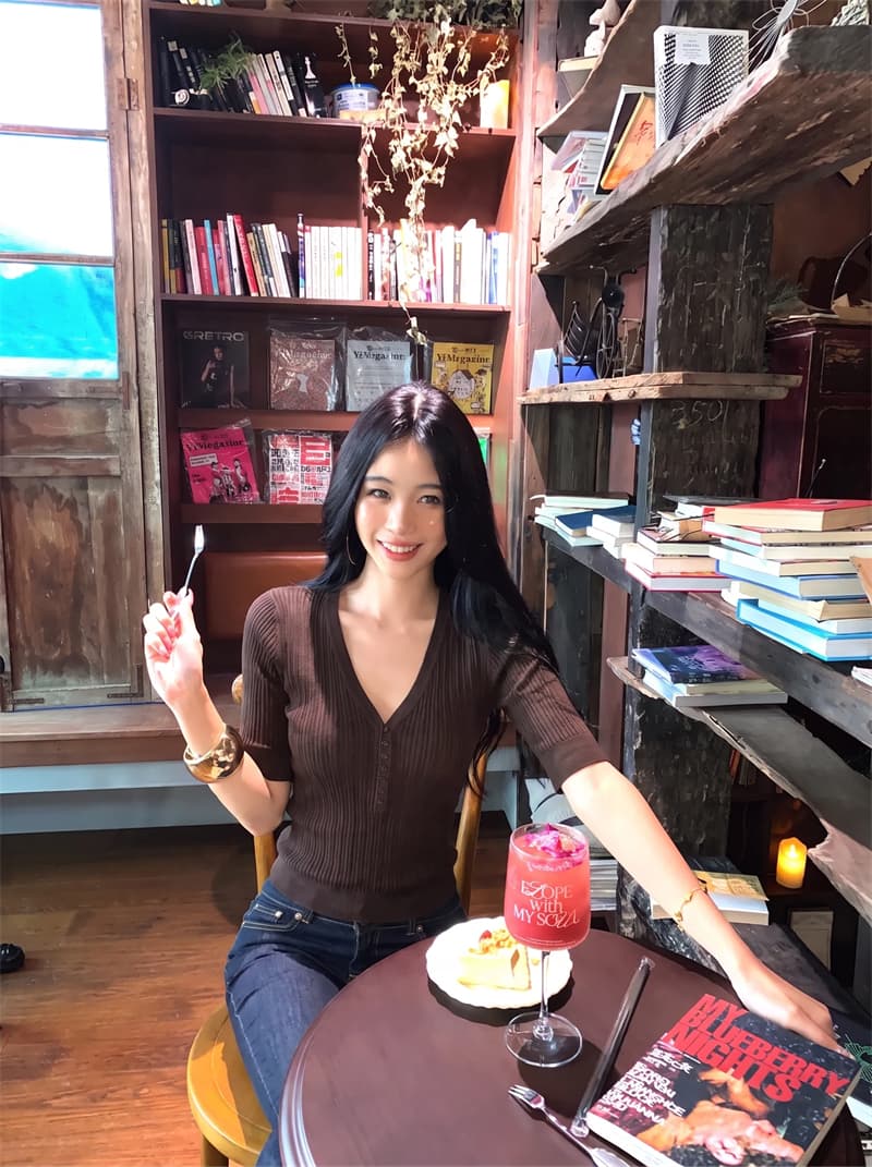 실사 아메리칸 핫걸 v 종류 헨리 칼라 중간 소매 리브 수신 측면 몸매 가꾸기 니트 스웨터 상세 이미지 8