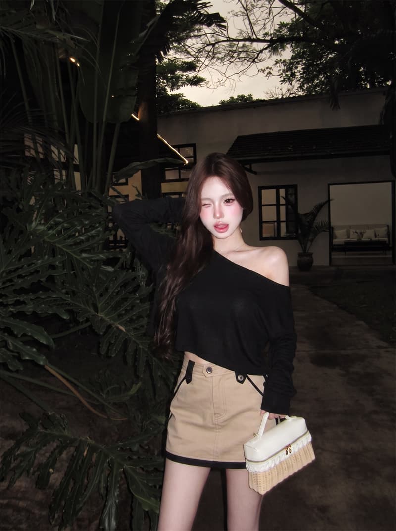 실사 느슨함 센스 비스듬한 어깨 티셔츠 맨위 여성 배색 패치워크 미니 스커트 세트 상세 이미지 5