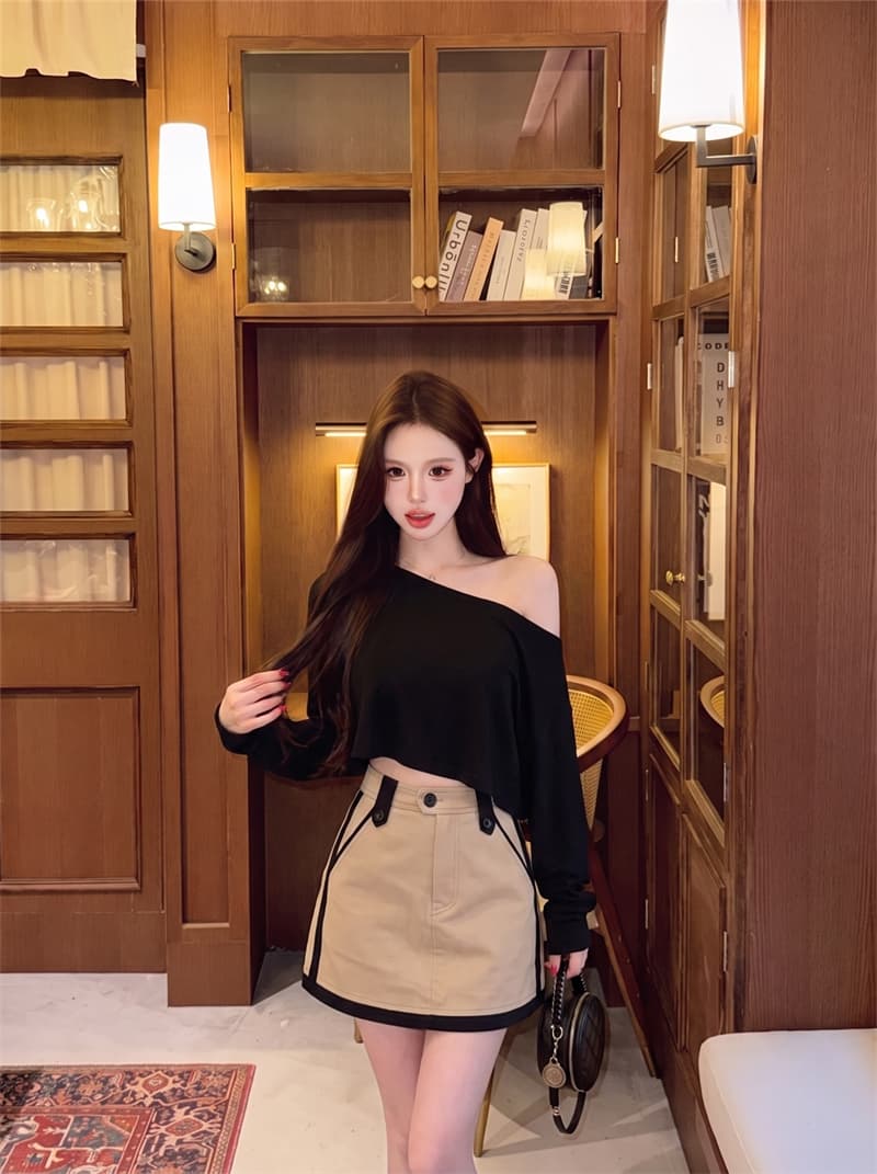 실사 느슨함 센스 비스듬한 어깨 티셔츠 맨위 여성 배색 패치워크 미니 스커트 세트 상세 이미지 8