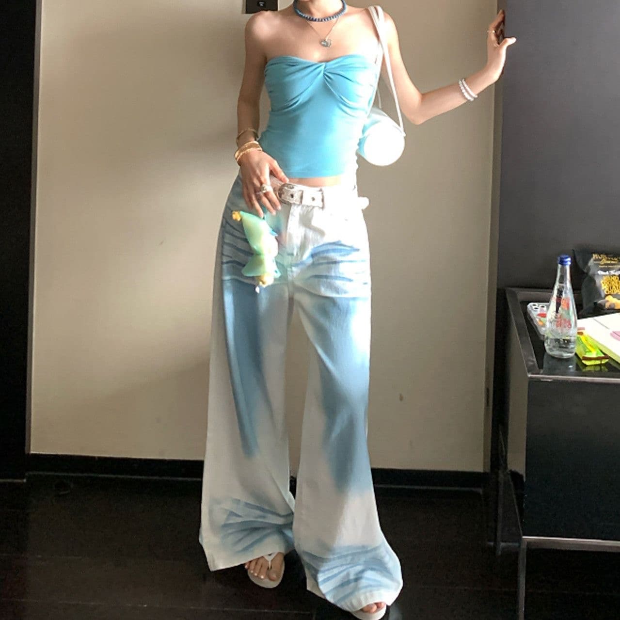 블루 화이트 홀치기 염색 그라데이션 배색 디자인 센스 주름 패션 넓은 다리 청바지 여성 여름 새로운 루즈핏 다용도 섹션 상세 이미지 2