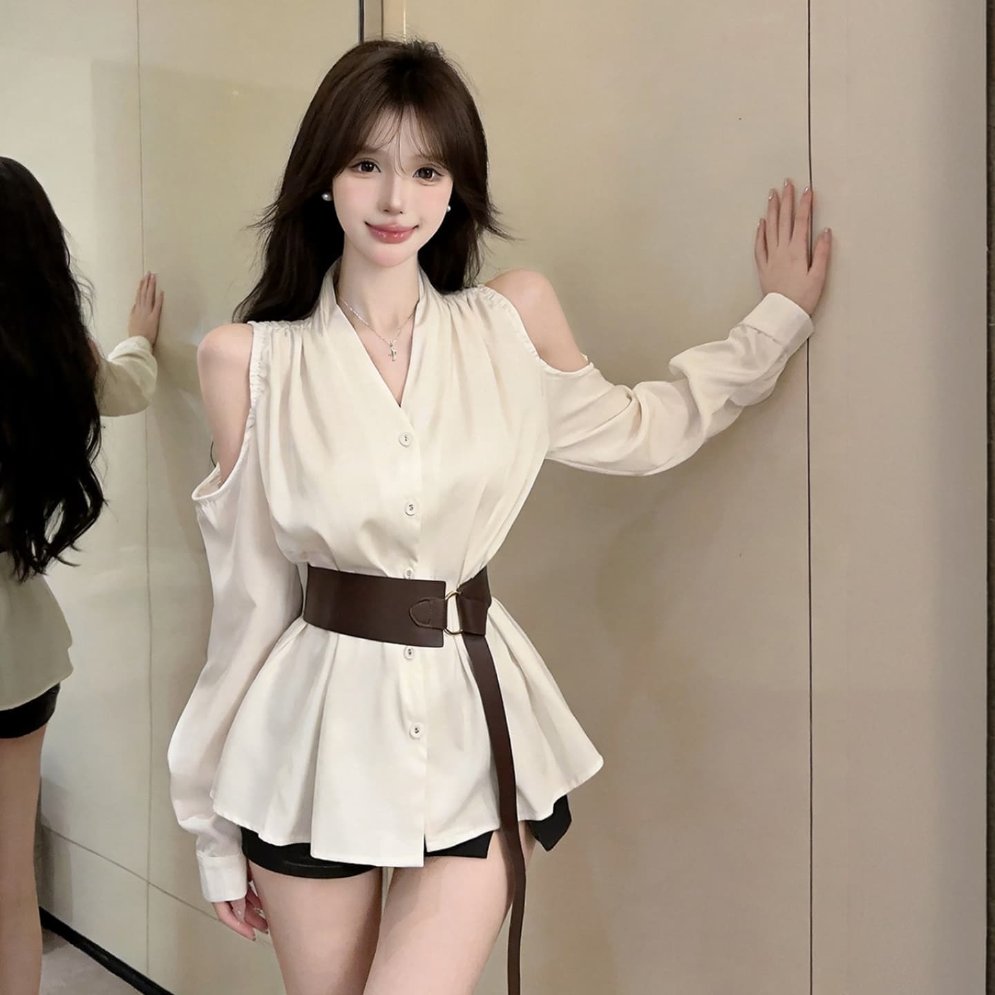 정가 순수한 욕망 핫걸 섹시함 홀로우 아웃 오프숄더 긴팔 셔츠 프랑스식 V넥 루즈핏 허리 수축 슬림해 보이는 셔츠 맨위 상세 이미지 4