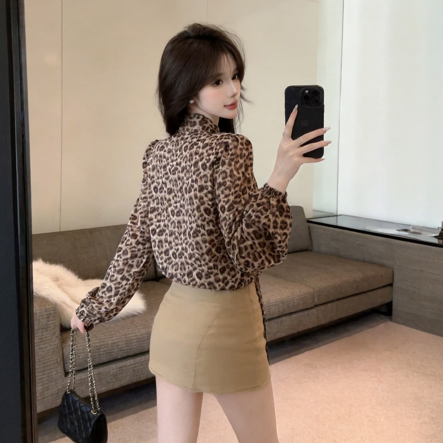 정가 섹시함 순수한 욕망 핫걸 V넥 행침 목 스트랩 긴팔 레오파드 무늬 셔츠 루즈핏 허리 수축 슬림해 보이는 도트 무늬 맨위 상세 이미지 3