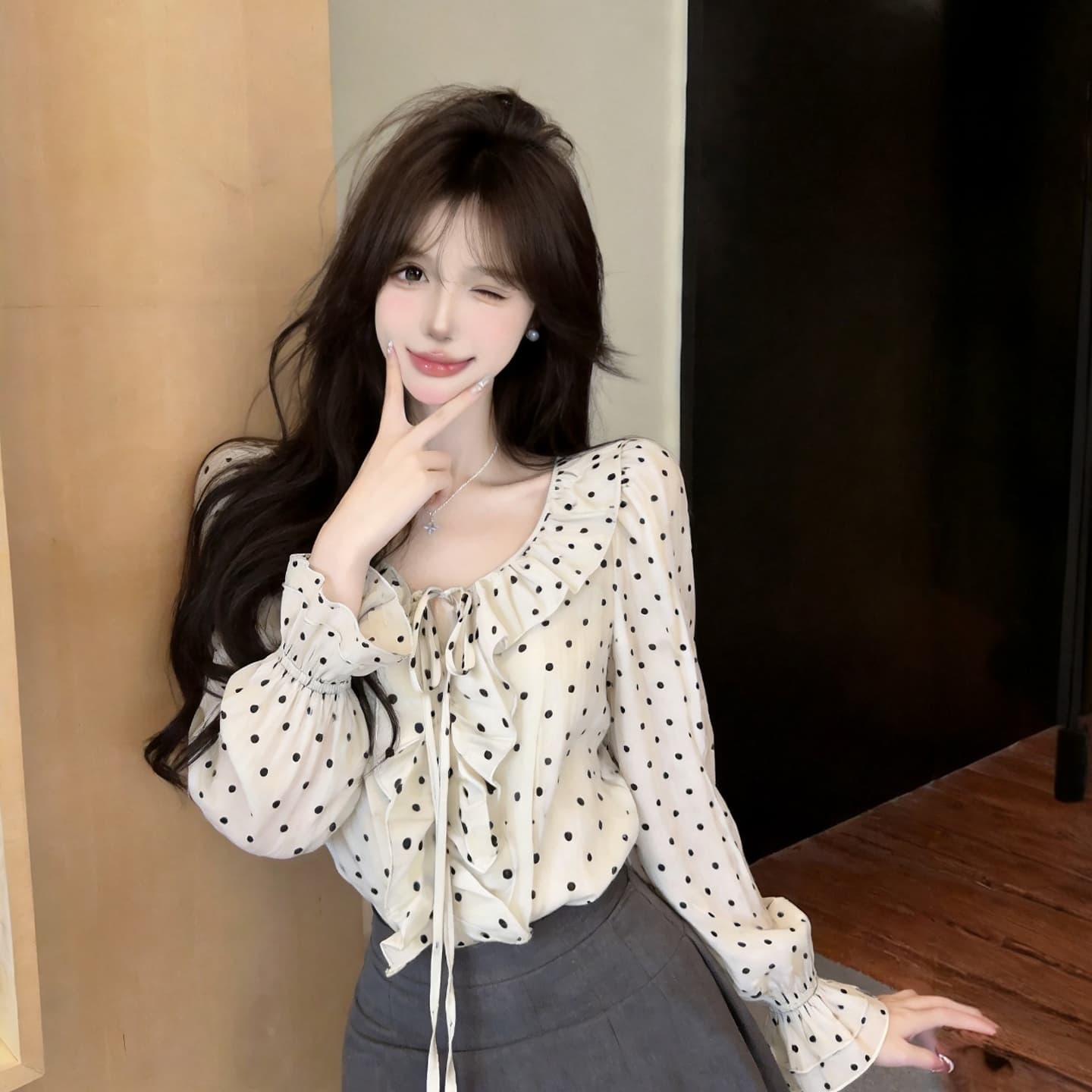 정가 느긋한 바람 프릴 V넥 레이스업 루즈핏 긴팔 셔츠 프랑스식 캐주얼 단추 오픈 가디건 도트 무늬 맨위 상세 이미지 13