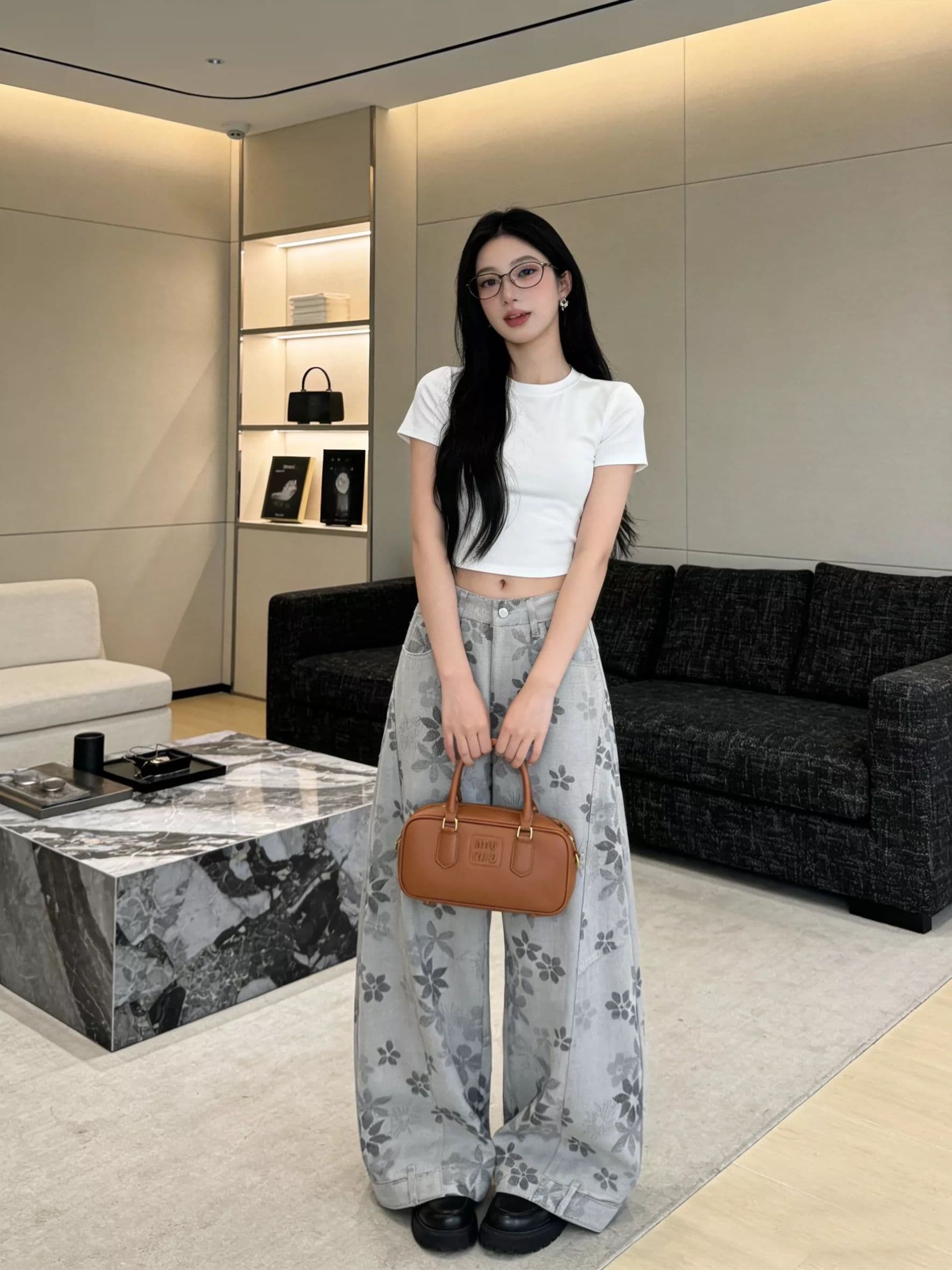 회색 프린트 꽃 패턴 로우 웨이스트 넓은 다리 청바지 2026 이른 봄 일상 다용도 바닥 청소 모통이 칼 바지 캐주얼 이미지 2