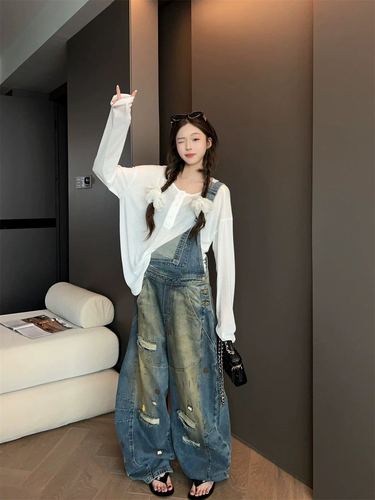 아메리칸 레트로 만화 고양이 자수 데님 멜빵 바지 여성 워싱 찢어진 부분 루즈핏 슬림해 보이는 넓은 다리 모통이 칼 긴 바지 이미지 3