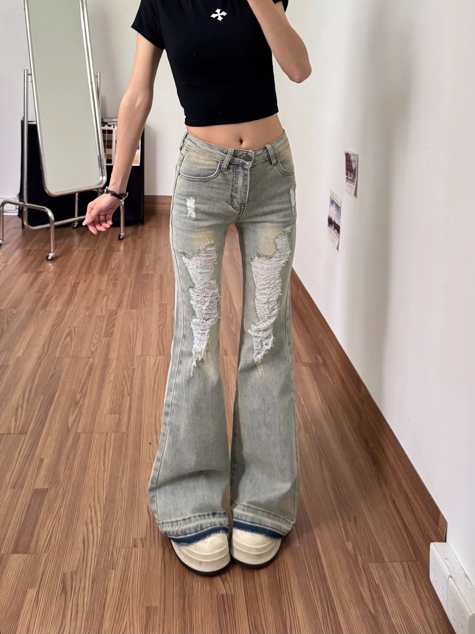 여름 새로운 몸매 가꾸기 슬림해 보이는 호스 슈 나팔 바지 핫걸 찢어진 부분 하이웨이스트 부츠컷 청바지 바지 아이들 이미지 2