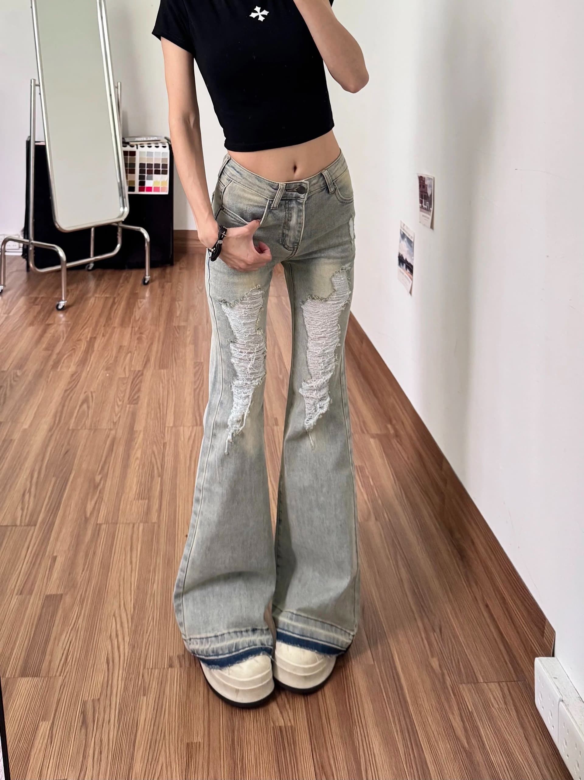 여름 새로운 몸매 가꾸기 슬림해 보이는 호스 슈 나팔 바지 핫걸 찢어진 부분 하이웨이스트 부츠컷 청바지 바지 아이들 상세 이미지 3