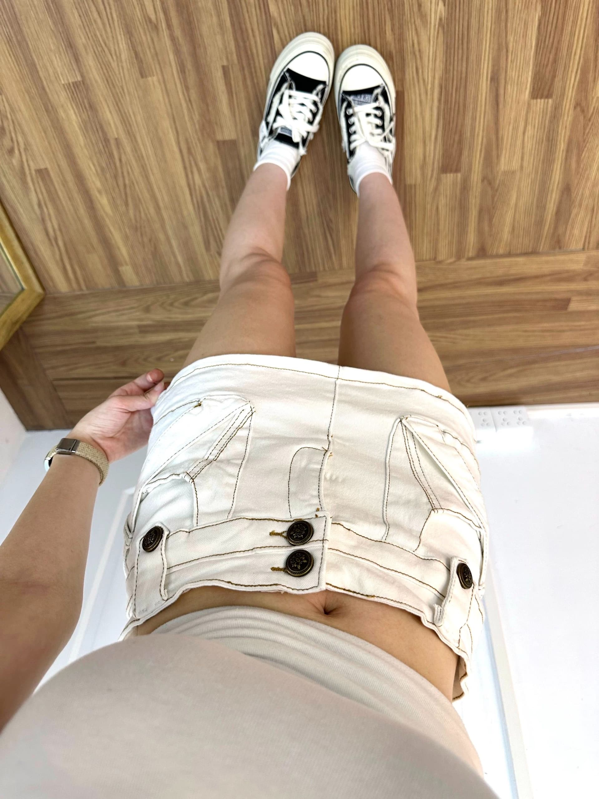 아메리칸 핫걸 화이트 한 마디 워크웨어 타이트 스커트 반바지 여성 여름 디자인 센스 슬림해 보이는 로우 웨이스트 품격 펭 넓적 다리 치마바지 상세 이미지 6