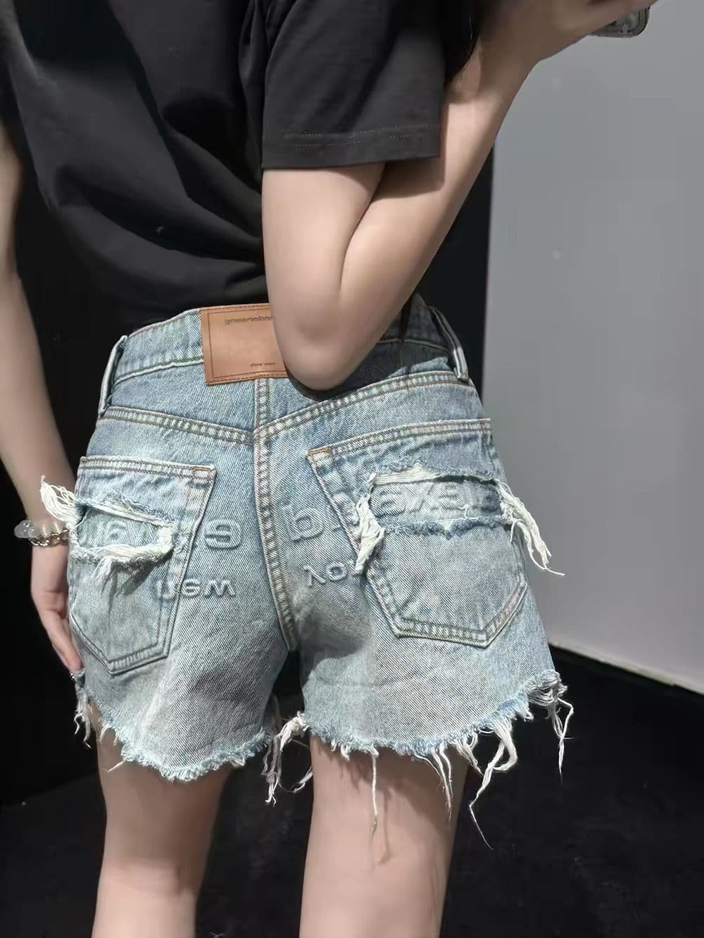 왕 알파벳 핫걸 찢어진 부분 데님 반바지 디자인 센스 깨진 측면 워시 물 마 오래된 핫 바지 이미지 3
