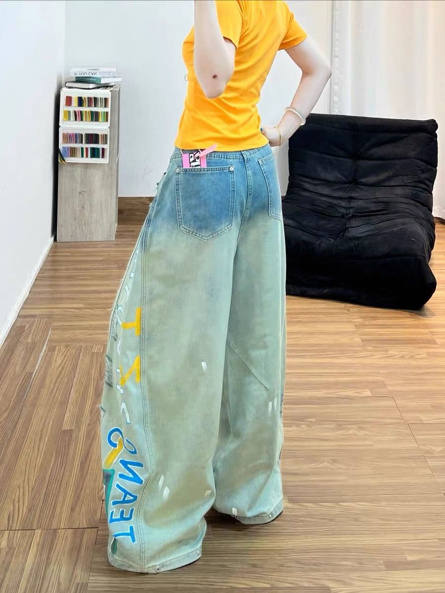 여름 새로운 핫걸 루즈핏 캐주얼 바닥 청소 바지 알파벳 낙서 찢어진 부분 넓은 다리 청바지 바지 여자 상세 이미지 5