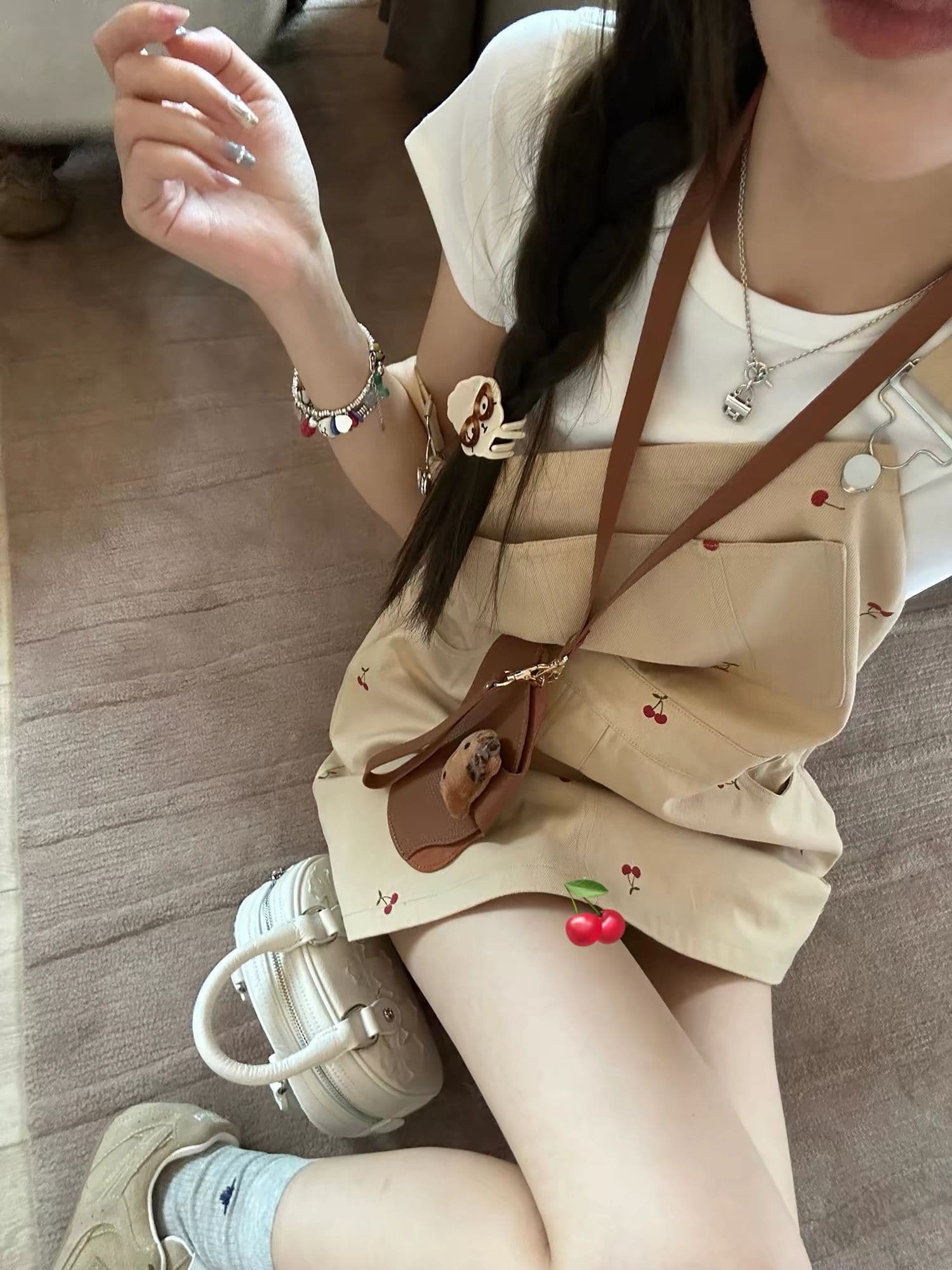 체리 눈 얼음 카키 색 멜빵 스커트 봄 여름 한 부서 연령 감소 슬림해 보이는 캐주얼 미니 스커트 여성