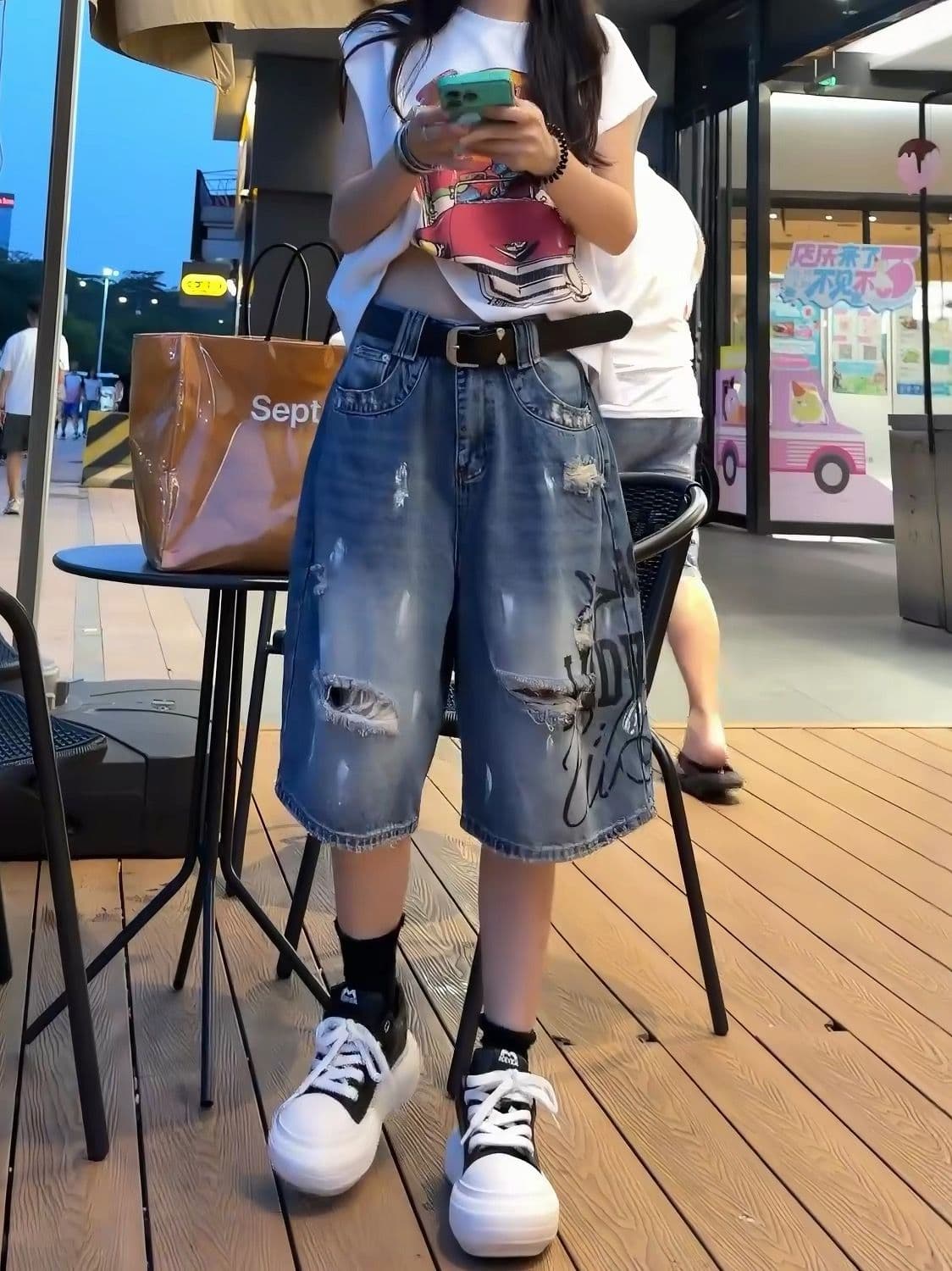 찢어진 부분 데님 반바지 여성 여름 얇은 스타일 2026 새로운 아메리칸 바지 슬림해 보이는 하이웨이스트 오부 바지 이미지 3