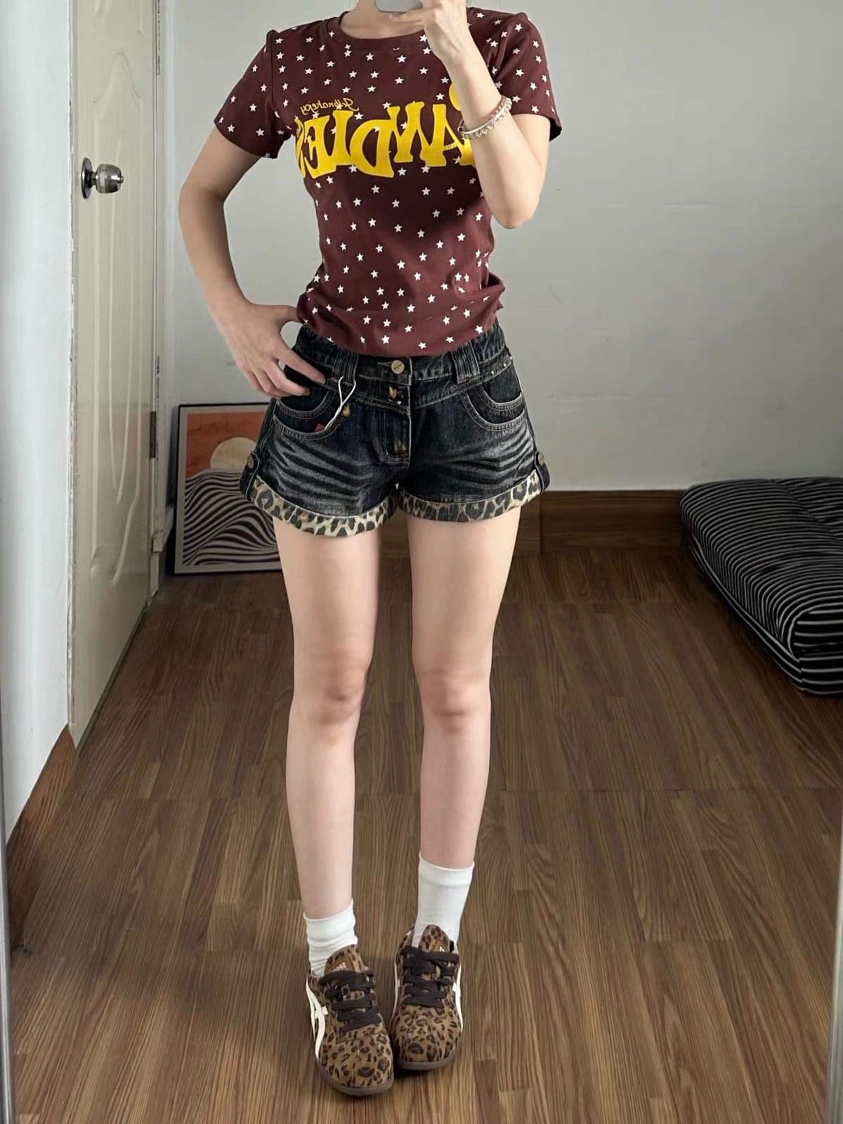 레오파드 무늬 뒤집다 측면 버드 나무 못 데님 반바지 바지 여자 2026 여름 새로운 몸매 가꾸기 슬림해 보이는 디자인 주머니 핫 바지 상세 이미지 4