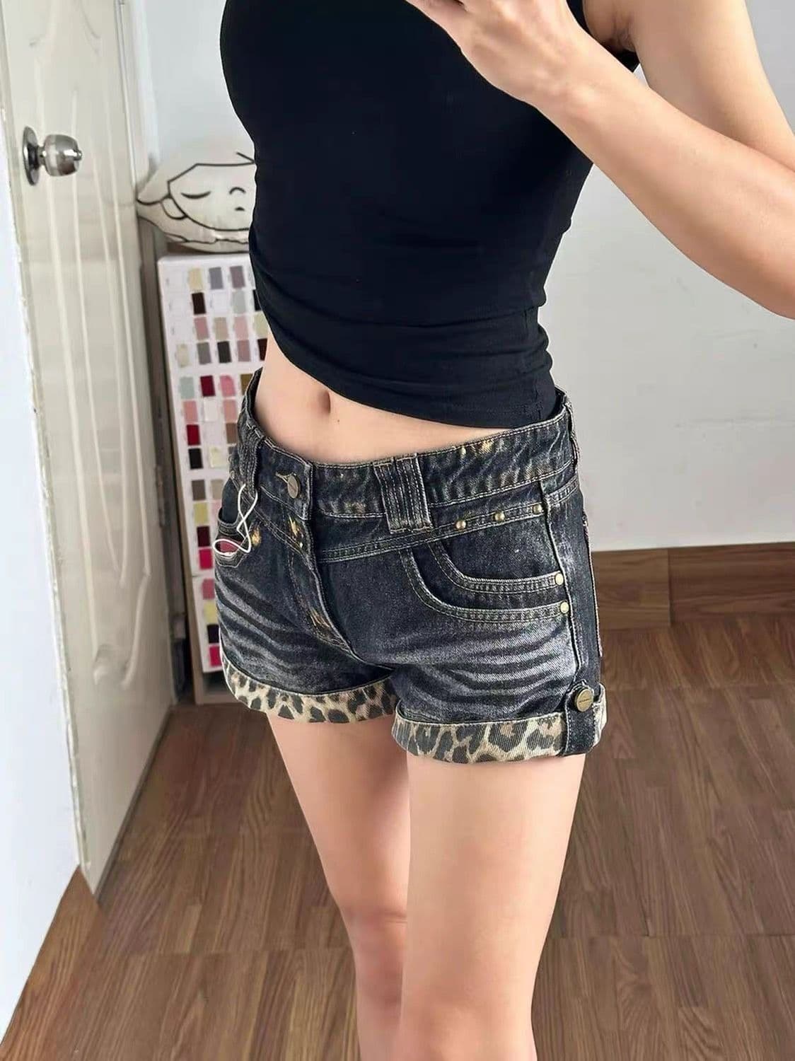 아메리칸 레트로 비즈 박기 레오파드 무늬 볼륨 측면 청바지 반바지 여성 가을 높음 거리 몸매 가꾸기 슬림해 보이는 초단바지 상세 이미지 2