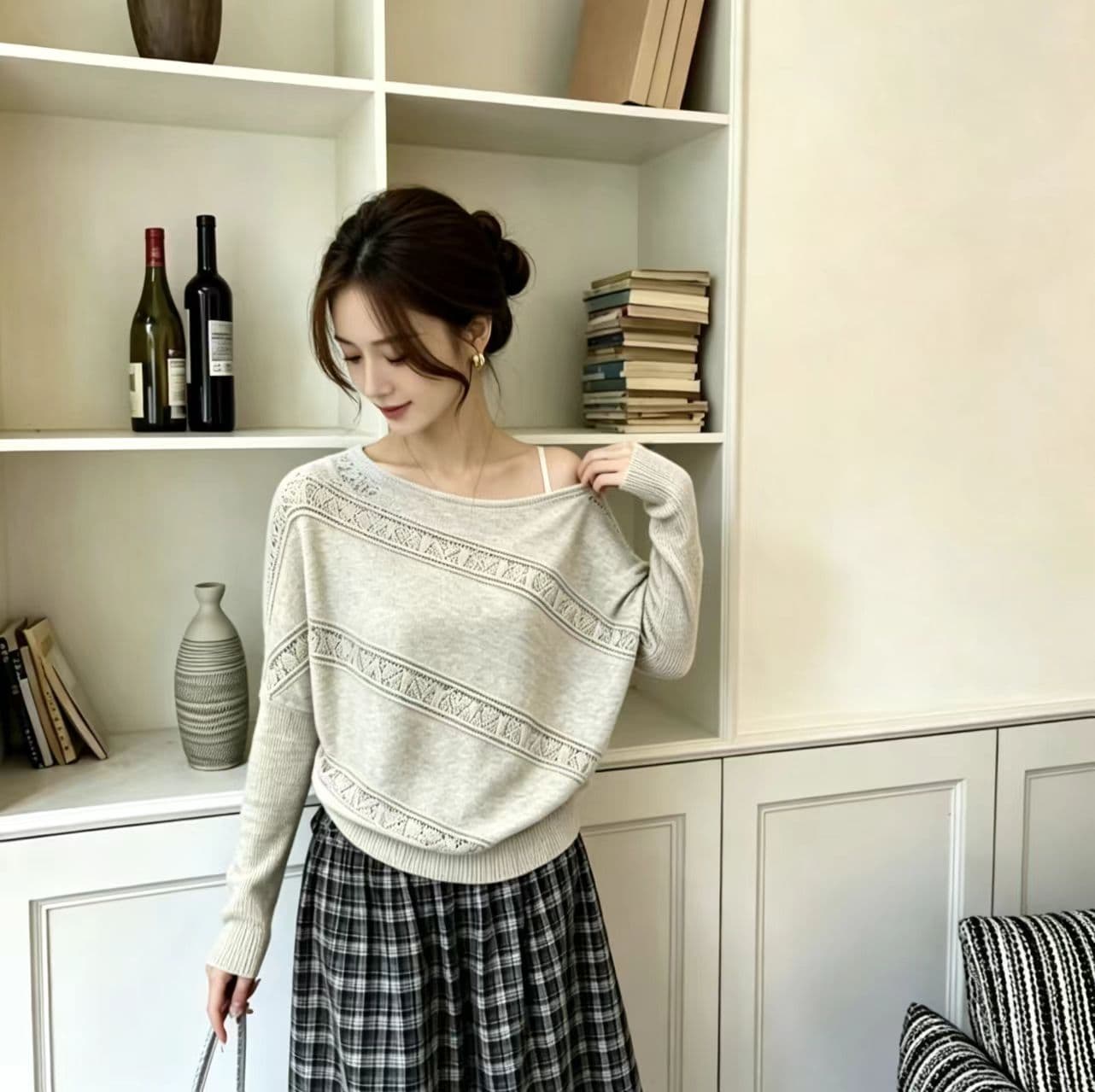 부드러운 바람 홀로우 아웃 자수 보트넥 가을 디자인 센스 기본 셔츠 반팔 여성 뜨개질 패션 루즈핏 맨위 상세 이미지 3