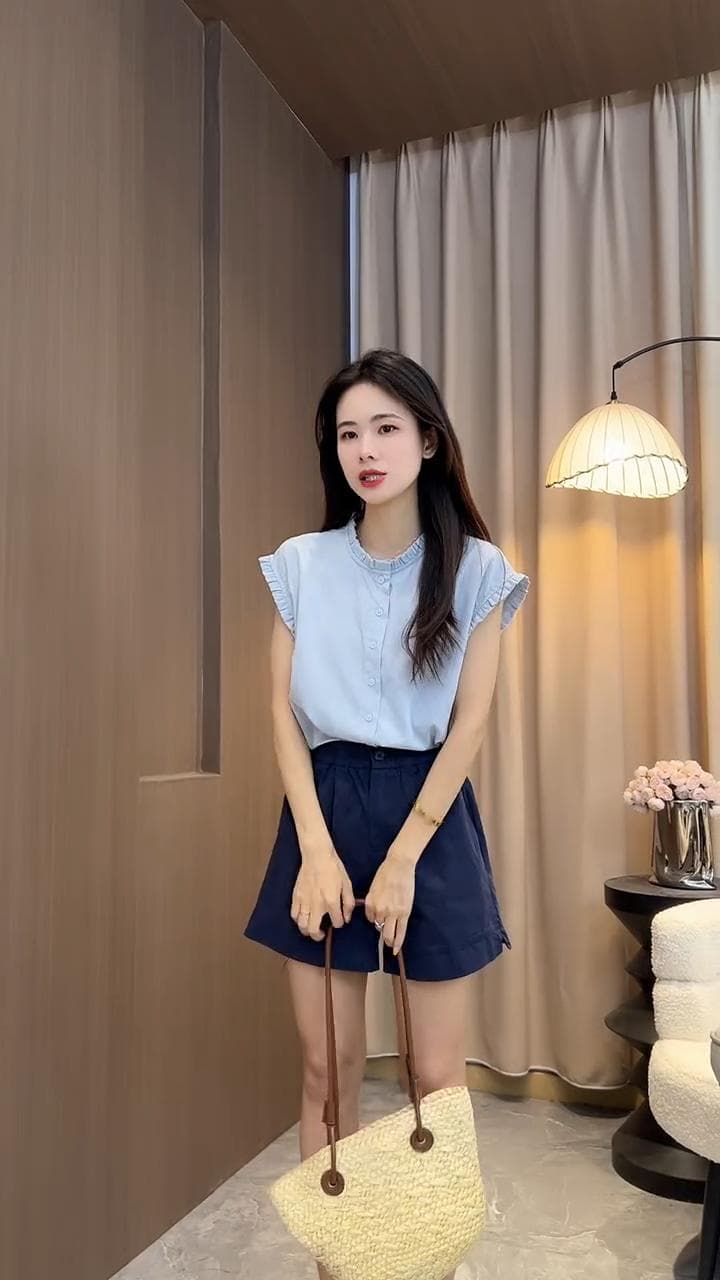 2026 여름 새로운 프랑스식 연령 감소 프릴 디자인 루즈핏 슬림해 보이는 단색 다용도 외국 가스 작은 날다 소매 셔츠 이미지 3