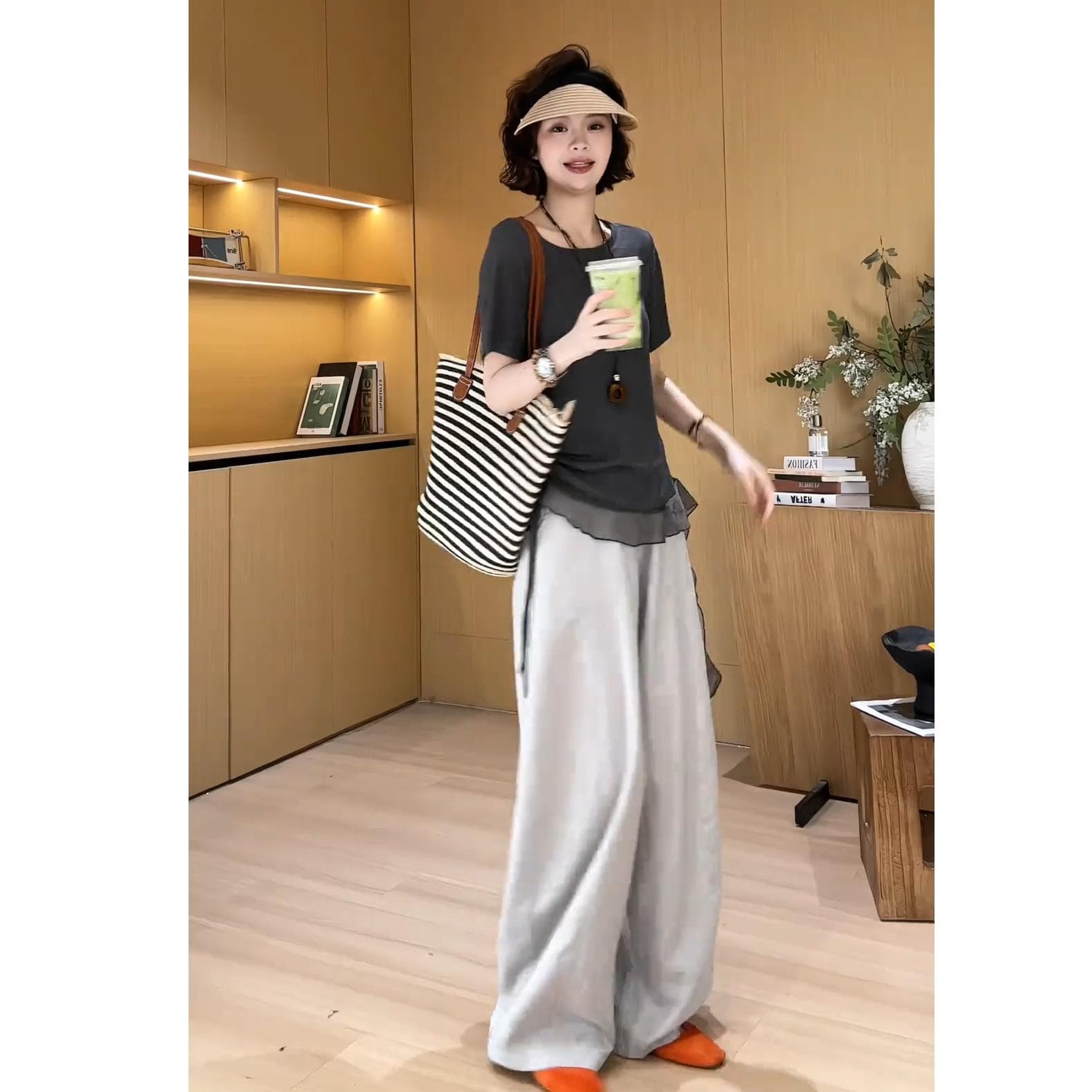 여름 패션 전체 집합 착용 가져 가라. 2026 새로운 디자인 센스 반팔 티셔츠 다용도 캐주얼 와이드 레그 팬츠 투피스 세트 상세 이미지 4