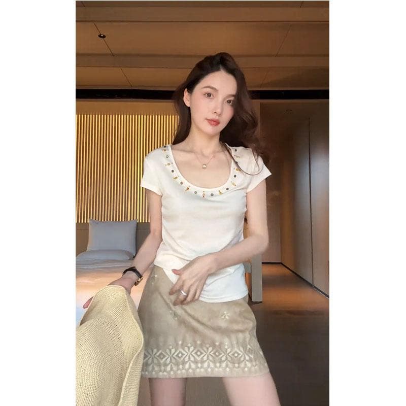 여름 부드러운 부서 착용 가져 가라. 여성 2026 새로운 디자인 센스 u 칼라 반팔 티셔츠 레트로 하이웨이스트 미니 스커트 투피스 슈트