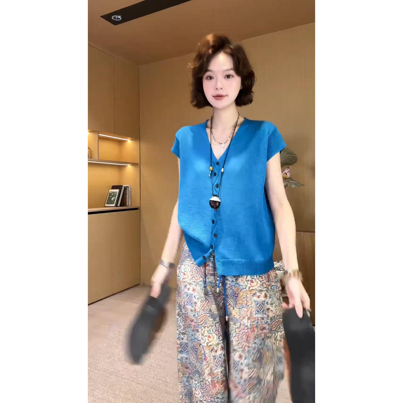 인기 에이즈 환자 여성 세트 2026 여름 새로운 루즈핏 느긋한 니트 반팔 프린트 캐주얼 와이드 레그 팬츠 투피스 세트 상세 이미지 1