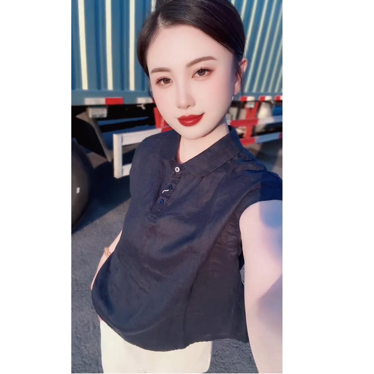 여름 미니멀리즘 출퇴근 바람 셔츠 2026 새로운 부드러운 연령 감소 얇은 스타일 맨위 하프 단추 단색 다용도 반소매 상세 이미지 3