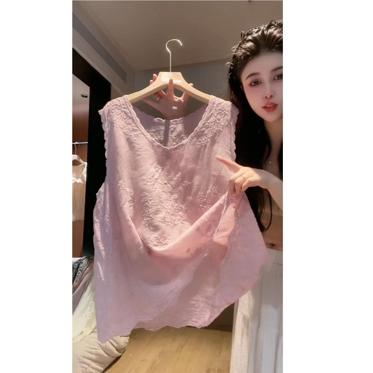 프랑스식 부드러운 분말 무거운 작업 자카드 민소매 조끼 여성 여름 새로운 작은 대중 디자인 슬림해 보이는 외국 가스 어깨 맨위 이미지 5
