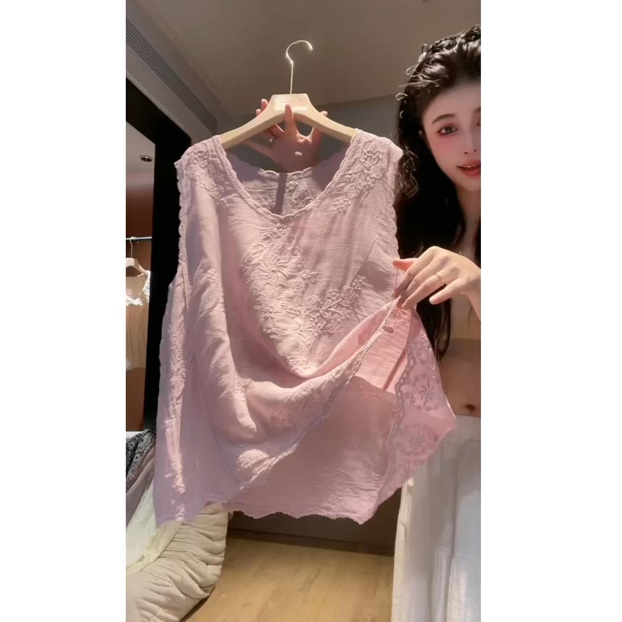프랑스식 부드러운 분말 무거운 작업 자카드 민소매 조끼 여성 여름 새로운 작은 대중 디자인 슬림해 보이는 외국 가스 어깨 맨위 상세 이미지 1