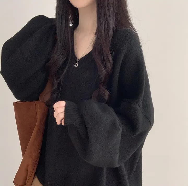 지금 재고 있음 V넥 스웨터 루즈핏 느긋한 보온 풀오버 앞이 짧고 뒤가 길다 밑단 트임 한국 스타일 두꺼움 니트 스웨터 이미지 4