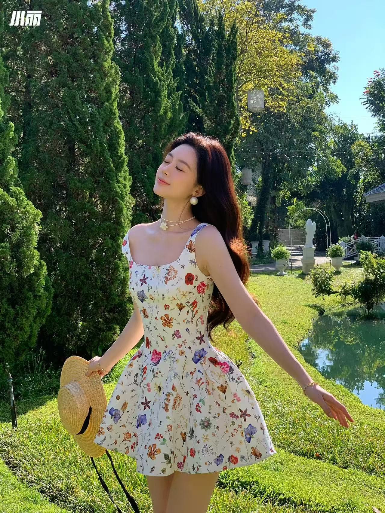 작은 리 한여름 비밀 상황 부유 한 가족 천 골드 착용 가져 가라. 작은 키 귀여운 쇼트 스타일 한 마디 화이트 꽃무늬 슬립 드레스 상세 이미지 5