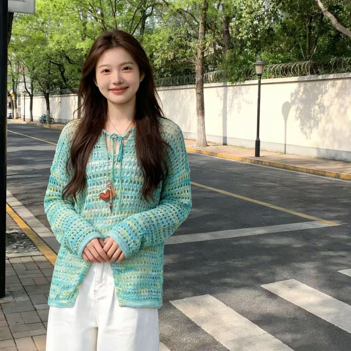 빅 사이즈 디자인 센스 홀로우 아웃 자외선 차단 캐주얼 니트 오픈 가디건 여성 착용 가져 가라. 루즈핏 슬림해 보이는 다용도 블라우스 맨위 상세 이미지 2