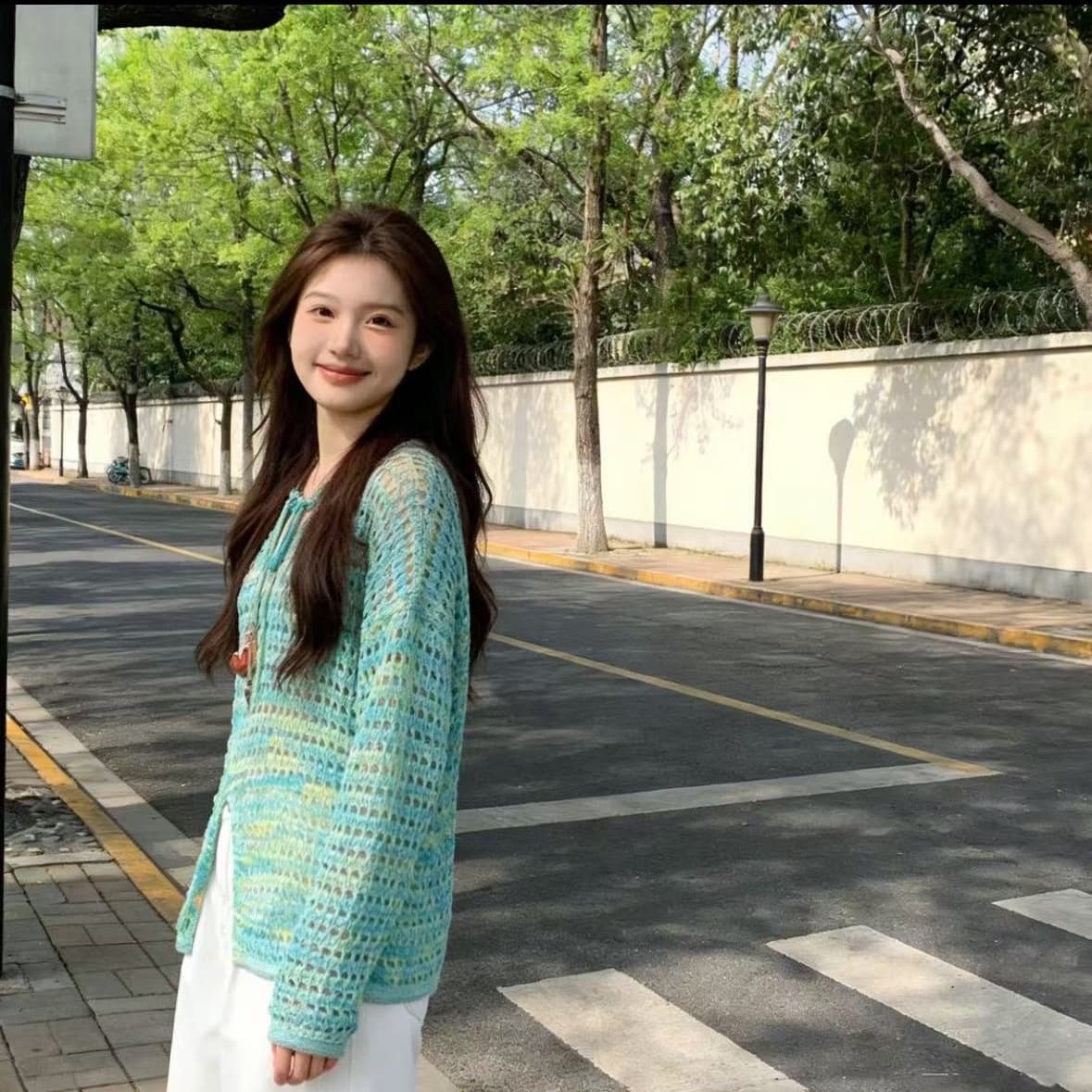 빅 사이즈 디자인 센스 홀로우 아웃 자외선 차단 캐주얼 니트 오픈 가디건 여성 착용 가져 가라. 루즈핏 슬림해 보이는 다용도 블라우스 맨위 상세 이미지 5