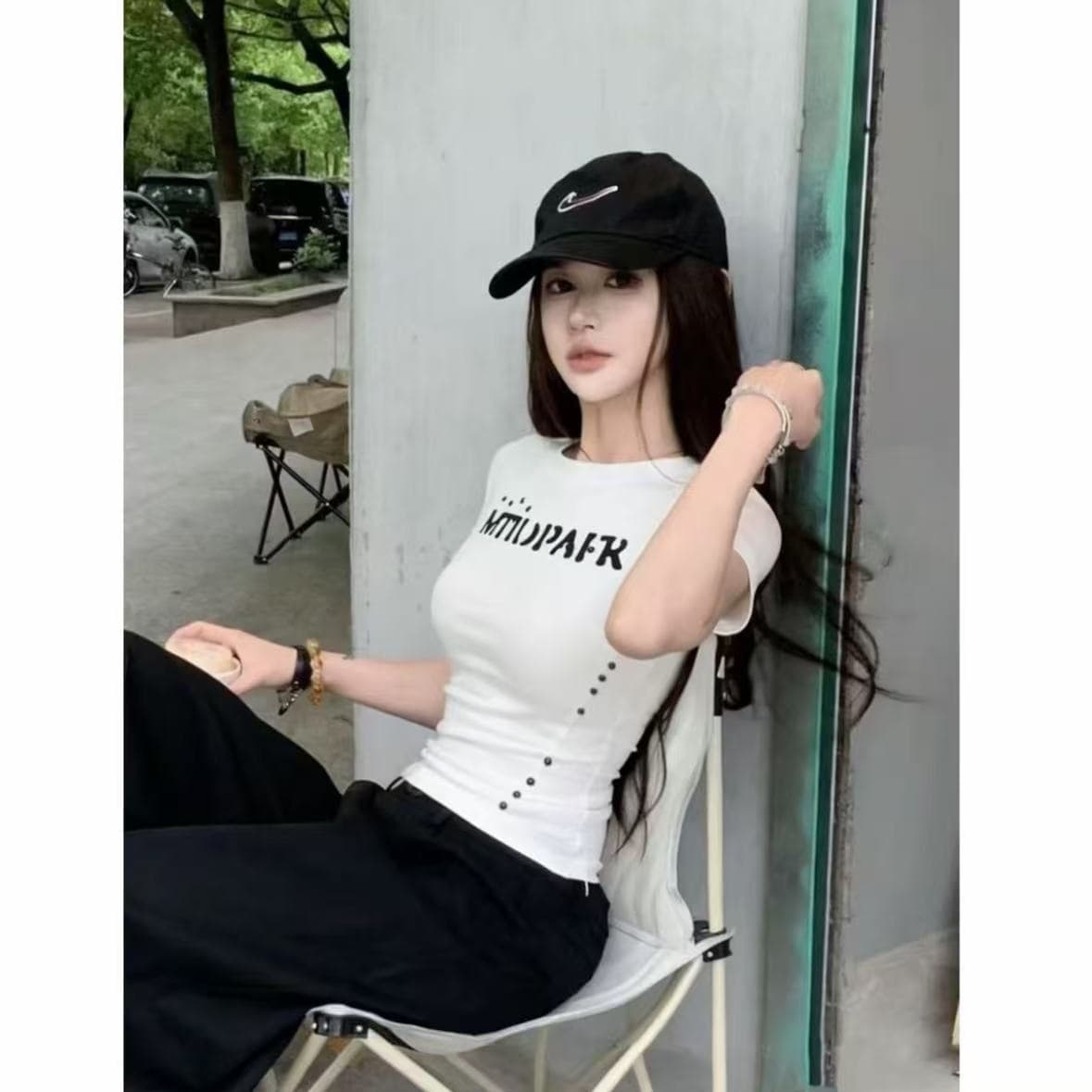 빅 사이즈 여성 의류 새로운 아메리칸 디자인 센스 비즈 박기 알파벳 프린트 반팔 티셔츠 여성 짧은 동정 라운드 넥 맨위 상세 이미지 3