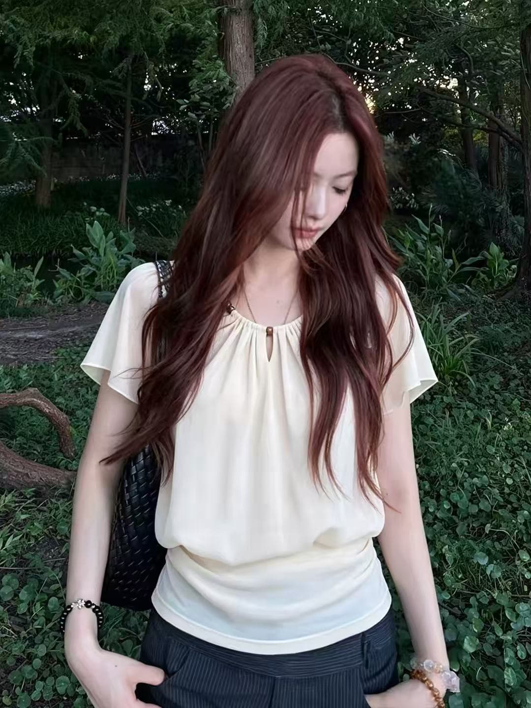 빅 사이즈 한 부서 홀로우 아웃 반팔 티셔츠 여성 여름 착용 가져 가라. V넥 연꽃 잎 소매 허리 수축 슬림해 보이는 품격 고급 센스 맨위 이미지 4