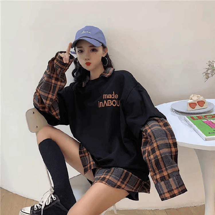 2026 한 부서 긴팔 체크무늬 루즈핏 빅 사이즈 페이크 레이어드 POLO 칼라 맨위 알파벳 프린트 패션 후드티 셔츠 상세 이미지 5