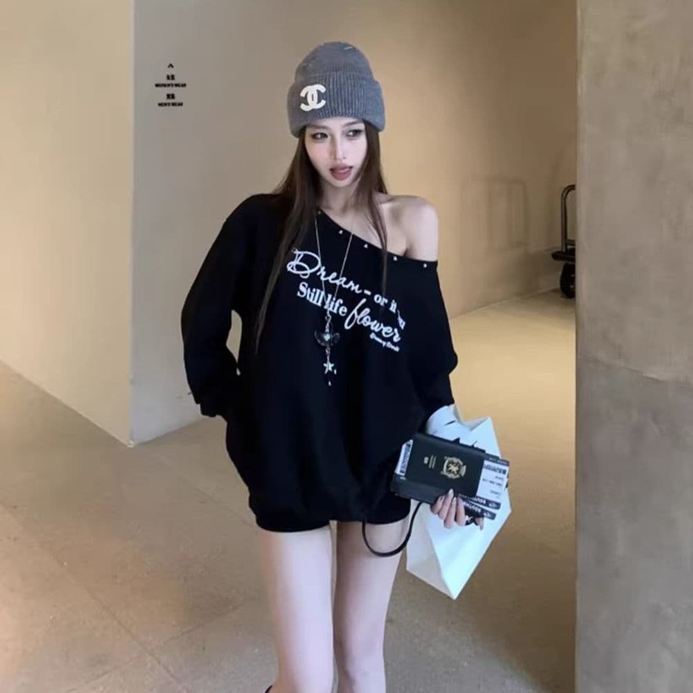 검정색 징 비스듬한 어깨 후드티 여성 가을 루즈핏 오프숄더 맨위 이미지 5