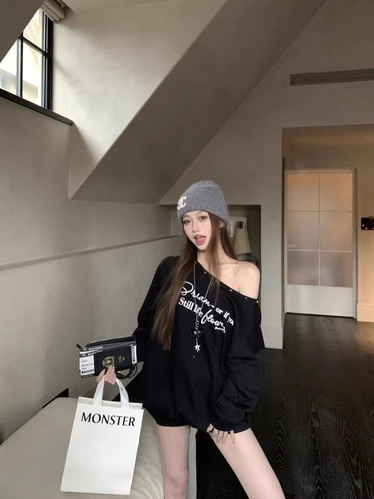 검정색 징 비스듬한 어깨 후드티 여성 가을 루즈핏 오프숄더 맨위 상세 이미지 17