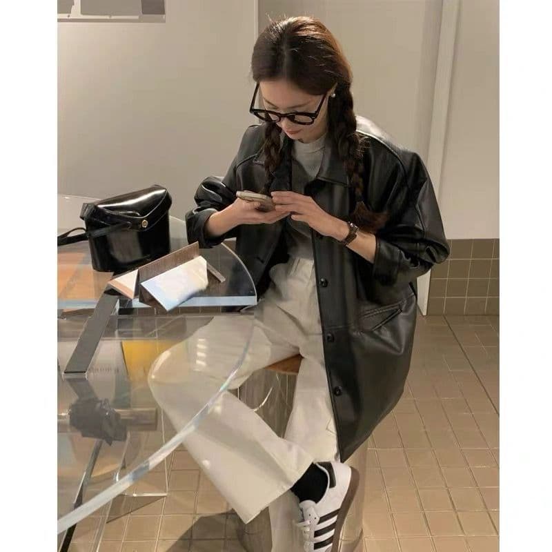 한국 동대문 2026 봄 새로운 레트로 미니멀리즘 다용도 루즈핏 캐주얼 모조 가죽 의류 재킷 여성 코트 상세 이미지 12