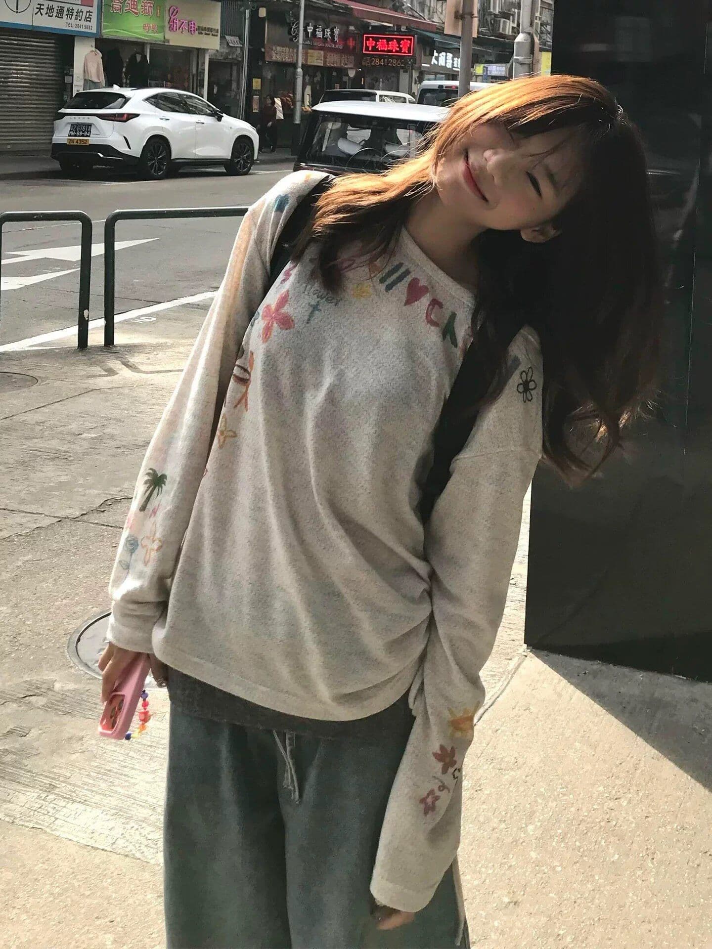 원본 원단 느긋한 바람 핫걸 비스듬한 어깨 티셔츠 여성 낙서 자외선 차단 블라우스 오프숄더 루즈핏 긴팔 맨위 이미지 2