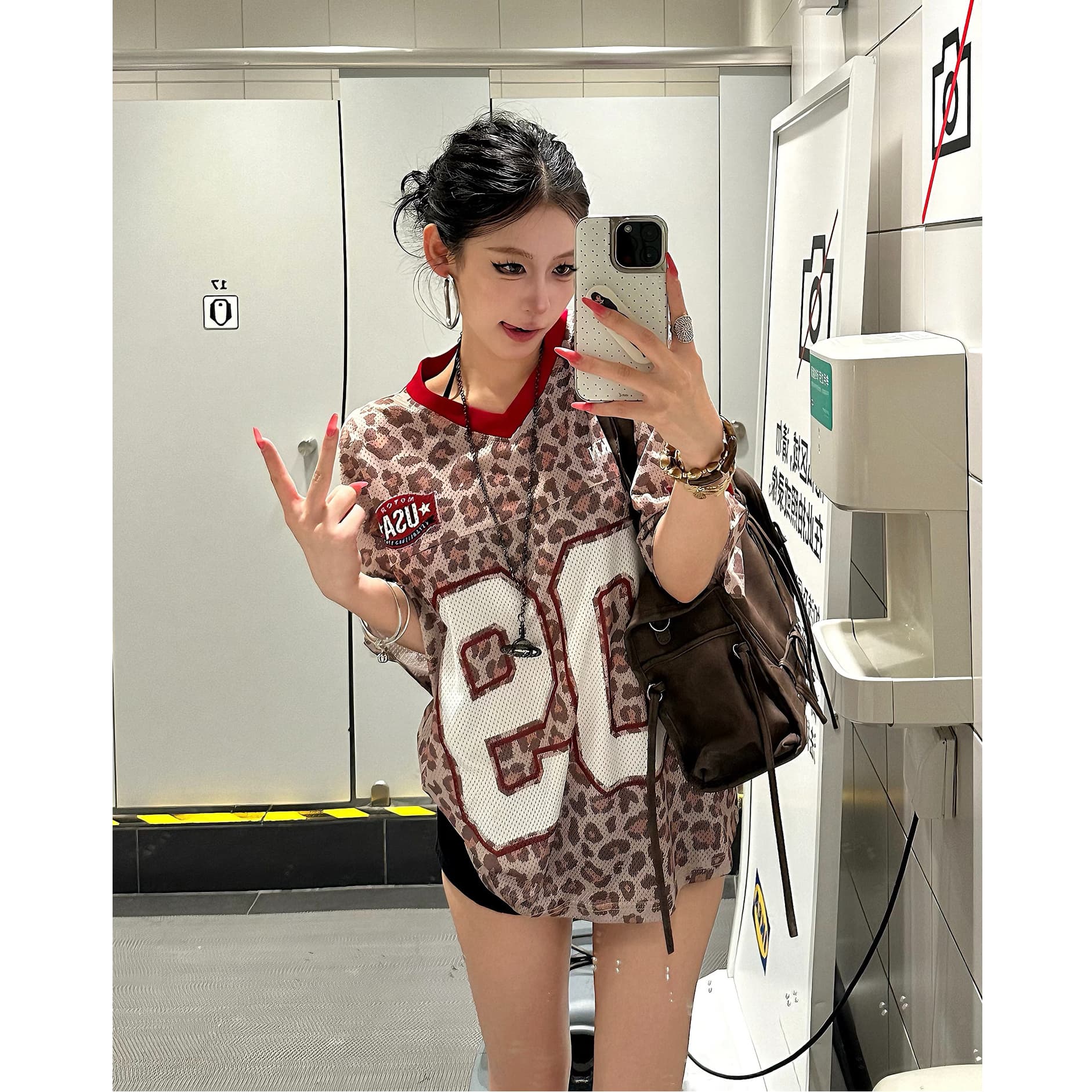 원본 솜씨 원본 원단 운동 구멍 천 아메리칸 레트로 레오파드 무늬 프린트 저지 V넥 반팔 티셔츠 여성 여름 이미지 4