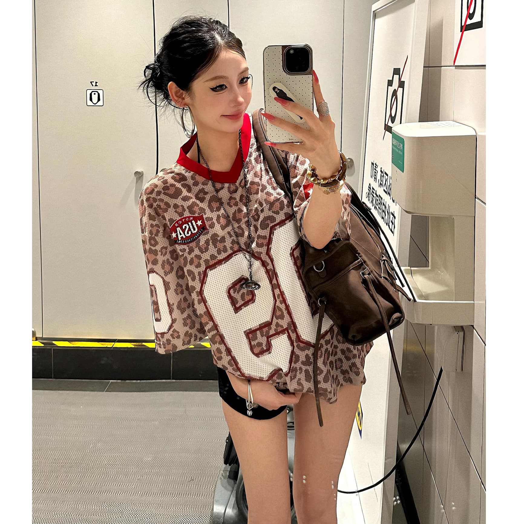 원본 솜씨 원본 원단 운동 구멍 천 아메리칸 레트로 레오파드 무늬 프린트 저지 V넥 반팔 티셔츠 여성 여름 상세 이미지 5