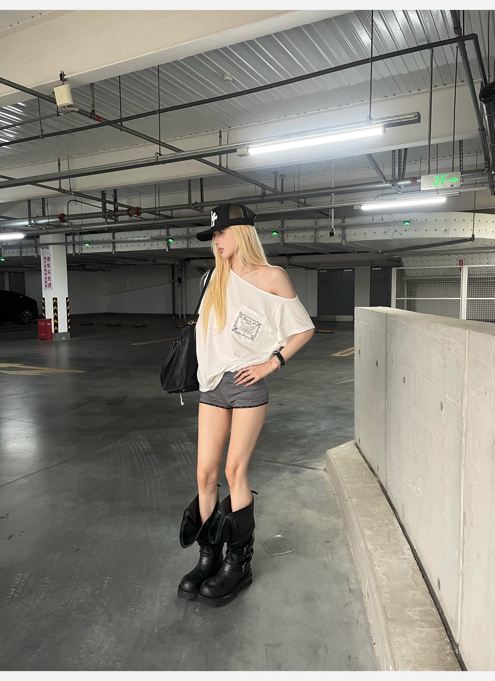화이트 비스듬한 어깨 주머니 티셔츠 루즈핏 반팔 맨위 여성 상세 이미지 9